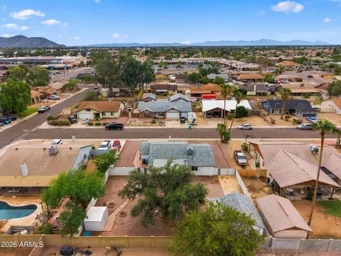 View/Area - 2916 W Meadow Dr, Phoenix, AZ 85053 photo 3 of 5