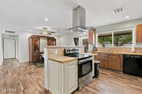 Kitchen - 2916 W Meadow Dr, Phoenix, AZ 85053 photo 3 of 3
