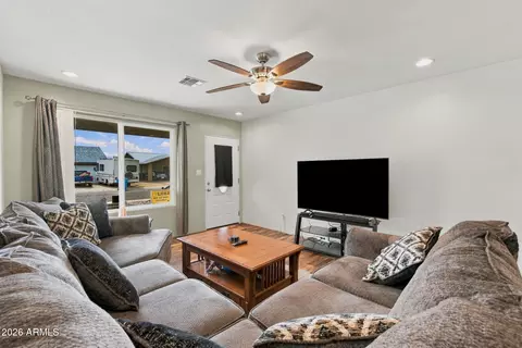 Living - 2916 W Meadow Dr, Phoenix, AZ 85053 photo 1 of 1