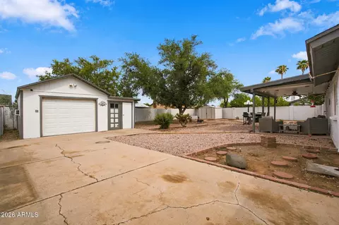 Exterior - 2916 W Meadow Dr, Phoenix, AZ 85053 photo 3 of 6