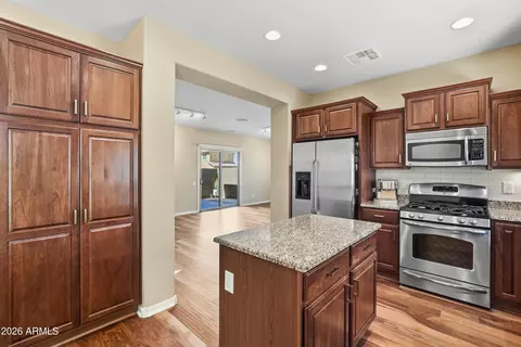 Kitchen - 3653 E Zachary Dr, Phoenix, AZ 85050 photo 2 of 2