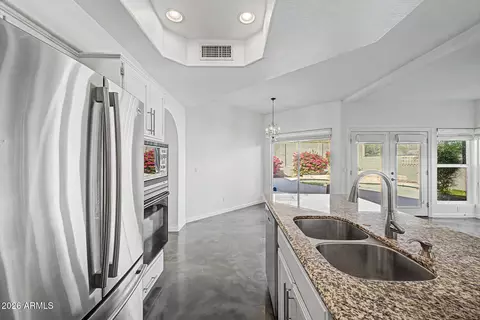 Kitchen - 1534 E Winged Foot Rd, Phoenix, AZ 85022 photo 2 of 3