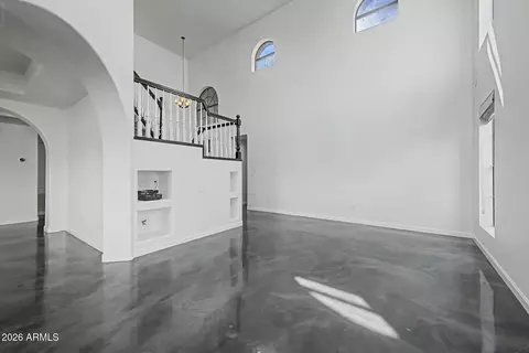 Living - 1534 E Winged Foot Rd, Phoenix, AZ 85022 photo 2 of 6
