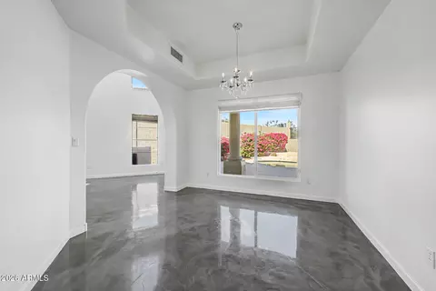Dining - 1534 E Winged Foot Rd, Phoenix, AZ 85022 photo 1 of 2
