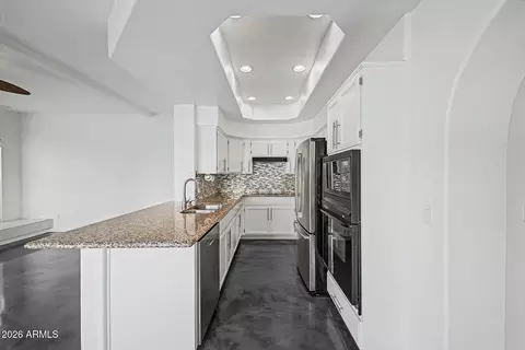 Kitchen - 1534 E Winged Foot Rd, Phoenix, AZ 85022 photo 3 of 3