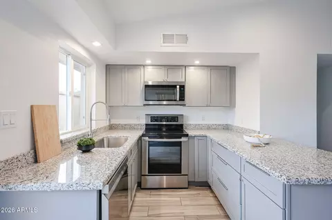 Kitchen - 1320 E Bethany Home Rd #62, Phoenix, AZ 85014 photo 2 of 6