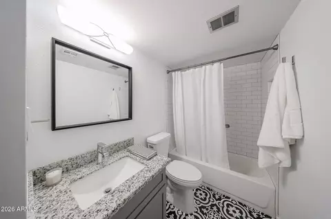Bath - 1320 E Bethany Home Rd #62, Phoenix, AZ 85014 photo 1 of 2