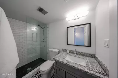 Bath - 1320 E Bethany Home Rd #62, Phoenix, AZ 85014 photo 2 of 2