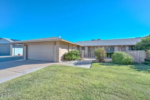 10220 W Pineridge Dr, Sun City, AZ 85351