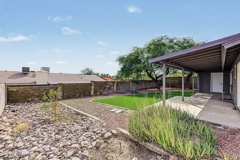 Exterior - 2015 E Vista Dr, Phoenix, AZ 85022 photo 3 of 6