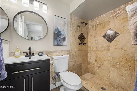 Bath - 2015 E Vista Dr, Phoenix, AZ 85022 photo 1 of 2
