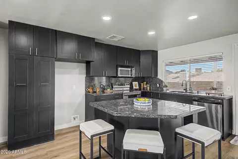 Kitchen - 2015 E Vista Dr, Phoenix, AZ 85022 photo 1 of 4