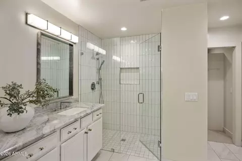 Bath - 4713 E Calle Redonda --, Phoenix, AZ 85018 photo 2 of 5