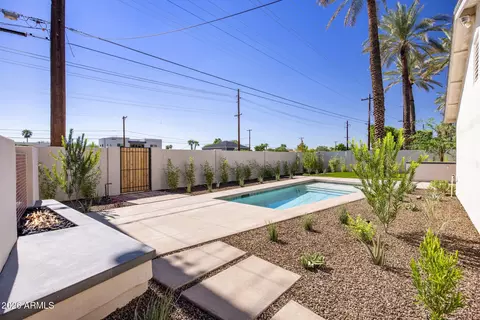Exterior - 4713 E Calle Redonda --, Phoenix, AZ 85018 photo 6 of 8