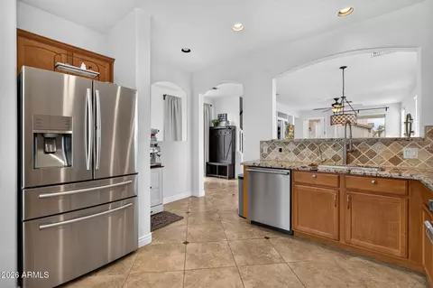 Kitchen - 3634 E Sundance Ave E, Gilbert, AZ 85297 photo 2 of 4