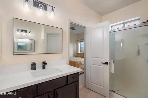 Bath - 3113 E Danbury Rd #11, Phoenix, AZ 85032 photo 1 of 4