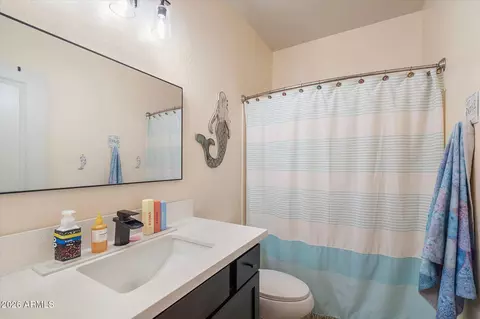 Bath - 3113 E Danbury Rd #11, Phoenix, AZ 85032 photo 3 of 4