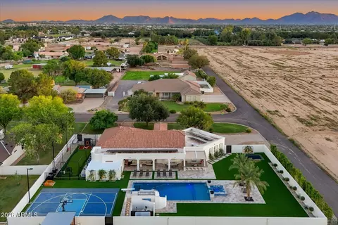 8546 E Waterford Cir, Mesa, AZ 85212