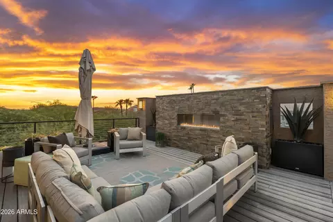 Exterior - 1136 E Forest Hills Dr, Phoenix, AZ 85022 photo 10 of 17