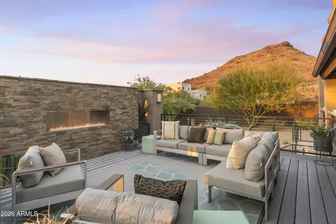Exterior - 1136 E Forest Hills Dr, Phoenix, AZ 85022 photo 2 of 17