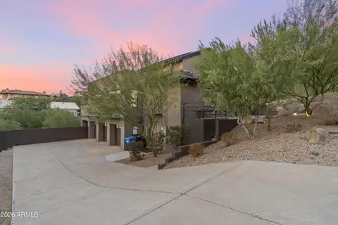 Exterior - 1136 E Forest Hills Dr, Phoenix, AZ 85022 photo 15 of 17