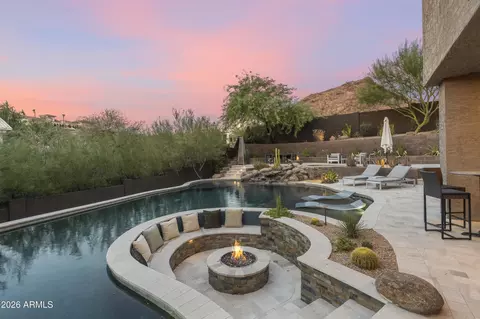 Exterior - 1136 E Forest Hills Dr, Phoenix, AZ 85022 photo 7 of 17