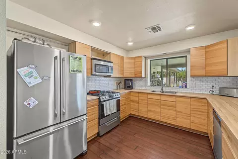 Kitchen - 1918 E Inca Cir, Mesa, AZ 85203 photo 1 of 3