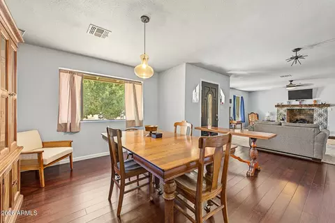 Dining - 1918 E Inca Cir, Mesa, AZ 85203 photo 2 of 4