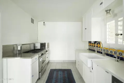 Kitchen - 1334 E Flower St, Phoenix, AZ 85014 photo 9 of 9