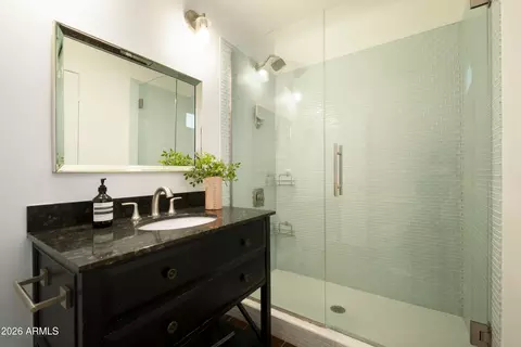 Bath - 1334 E Flower St, Phoenix, AZ 85014 photo 1 of 4