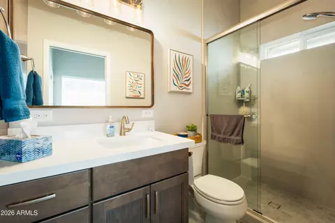 Bath - 1334 E Flower St, Phoenix, AZ 85014 photo 3 of 4