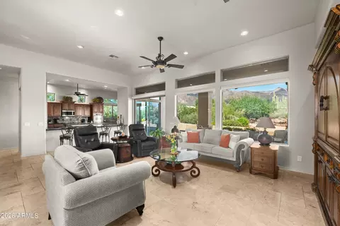 Living - 1135 S Broadway Ln, Apache Junction, AZ 85119 photo 3 of 5