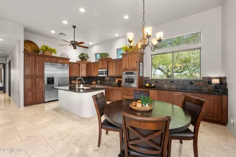 Kitchen - 1135 S Broadway Ln, Apache Junction, AZ 85119 photo 3 of 8