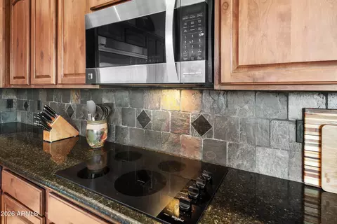 Kitchen - 1135 S Broadway Ln, Apache Junction, AZ 85119 photo 6 of 8