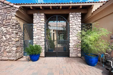 Exterior - 1135 S Broadway Ln, Apache Junction, AZ 85119 photo 14 of 41