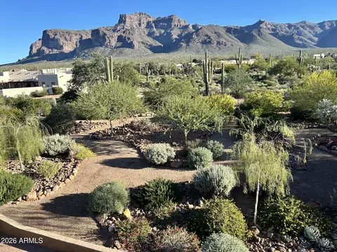 Exterior - 1135 S Broadway Ln, Apache Junction, AZ 85119 photo 8 of 41