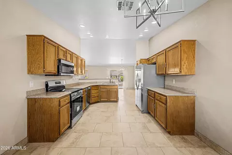 Kitchen - 11247 E Medina Ave, Mesa, AZ 85209 photo 3 of 4