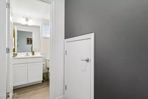 Entry Way - 8520 E Osage Ave, Mesa, AZ 85212 photo 3 of 5