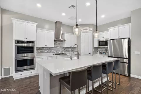 Kitchen - 2451 E Bellerive Dr, Gilbert, AZ 85298 photo 2 of 6