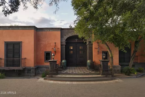 8100 N 68th St, Paradise Valley, AZ 85253