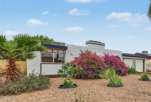 2917 W Laurel Ln, Phoenix, AZ 85029