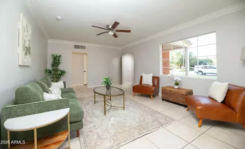Living - 505 W Windsor Ave, Phoenix, AZ 85003 photo 2 of 3