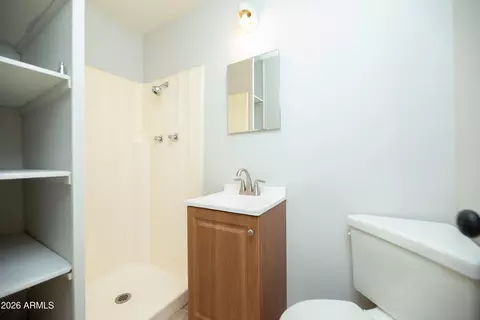 Bath - 505 W Windsor Ave, Phoenix, AZ 85003 photo 3 of 3