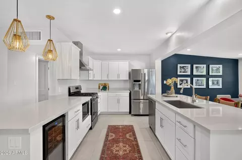 Kitchen - 2734 E Highland Ave, Phoenix, AZ 85016 photo 5 of 5