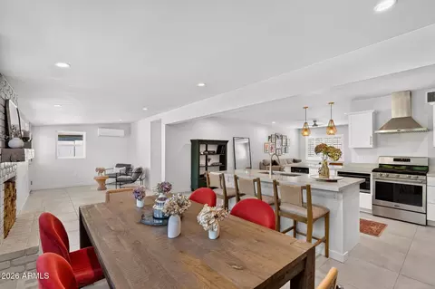 Dining - 2734 E Highland Ave, Phoenix, AZ 85016 photo 3 of 3