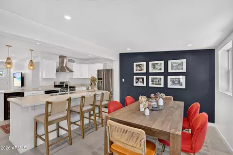 Dining - 2734 E Highland Ave, Phoenix, AZ 85016 photo 2 of 3