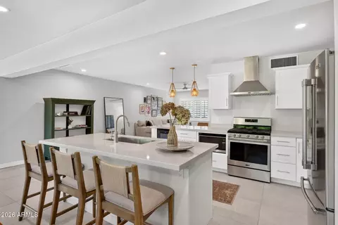 Kitchen - 2734 E Highland Ave, Phoenix, AZ 85016 photo 3 of 5