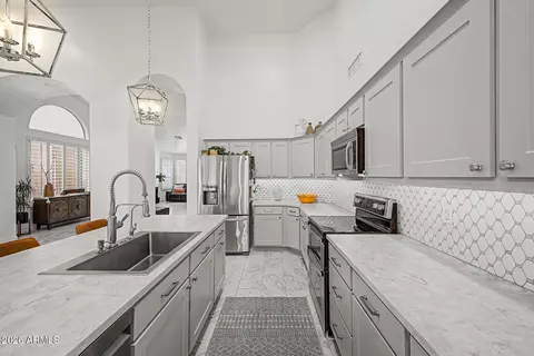 Kitchen - 3105 E Hiddenview Dr, Phoenix, AZ 85048 photo 3 of 3
