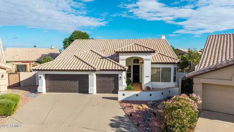 Exterior - 3105 E Hiddenview Dr, Phoenix, AZ 85048 photo 6 of 9