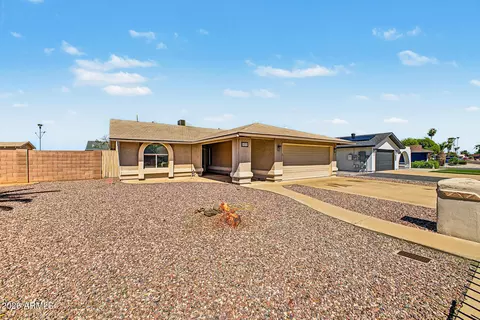 5832 W Campo Bello Dr, Glendale, AZ 85308